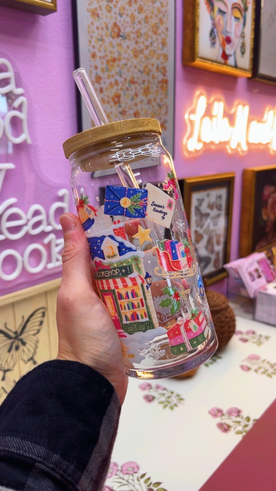 Holiday Travels 20 oz Glass Can