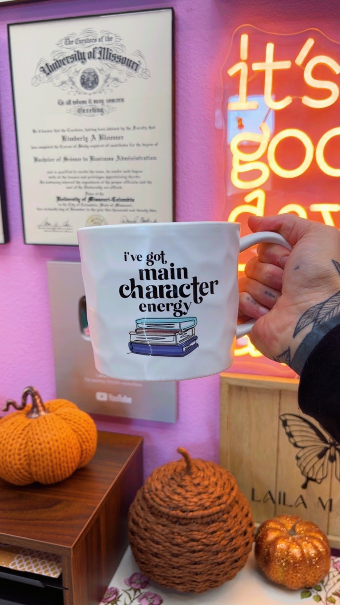 I’ve Got Main Character Energy Mug (18 oz)