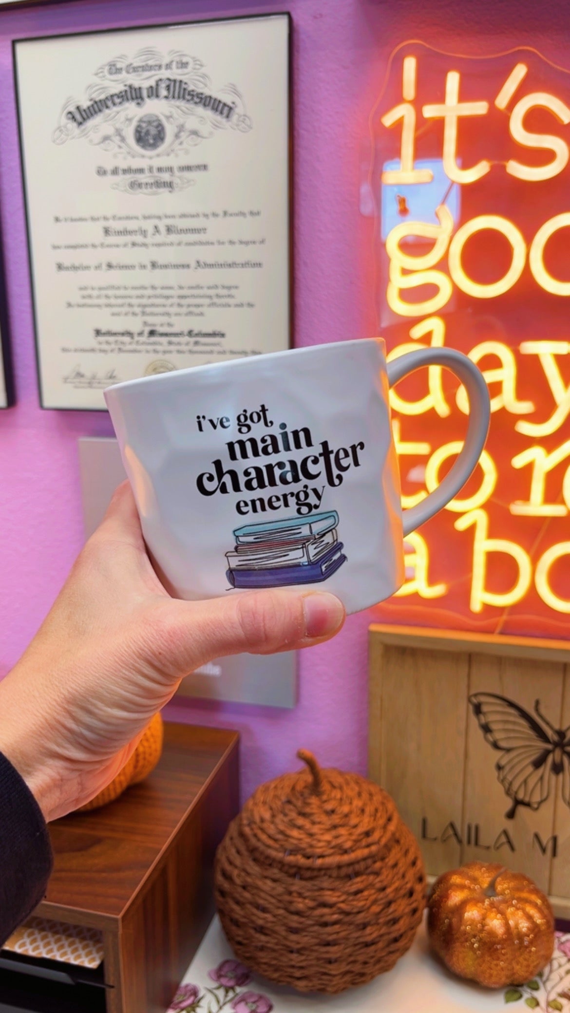 I’ve Got Main Character Energy Mug (18 oz)