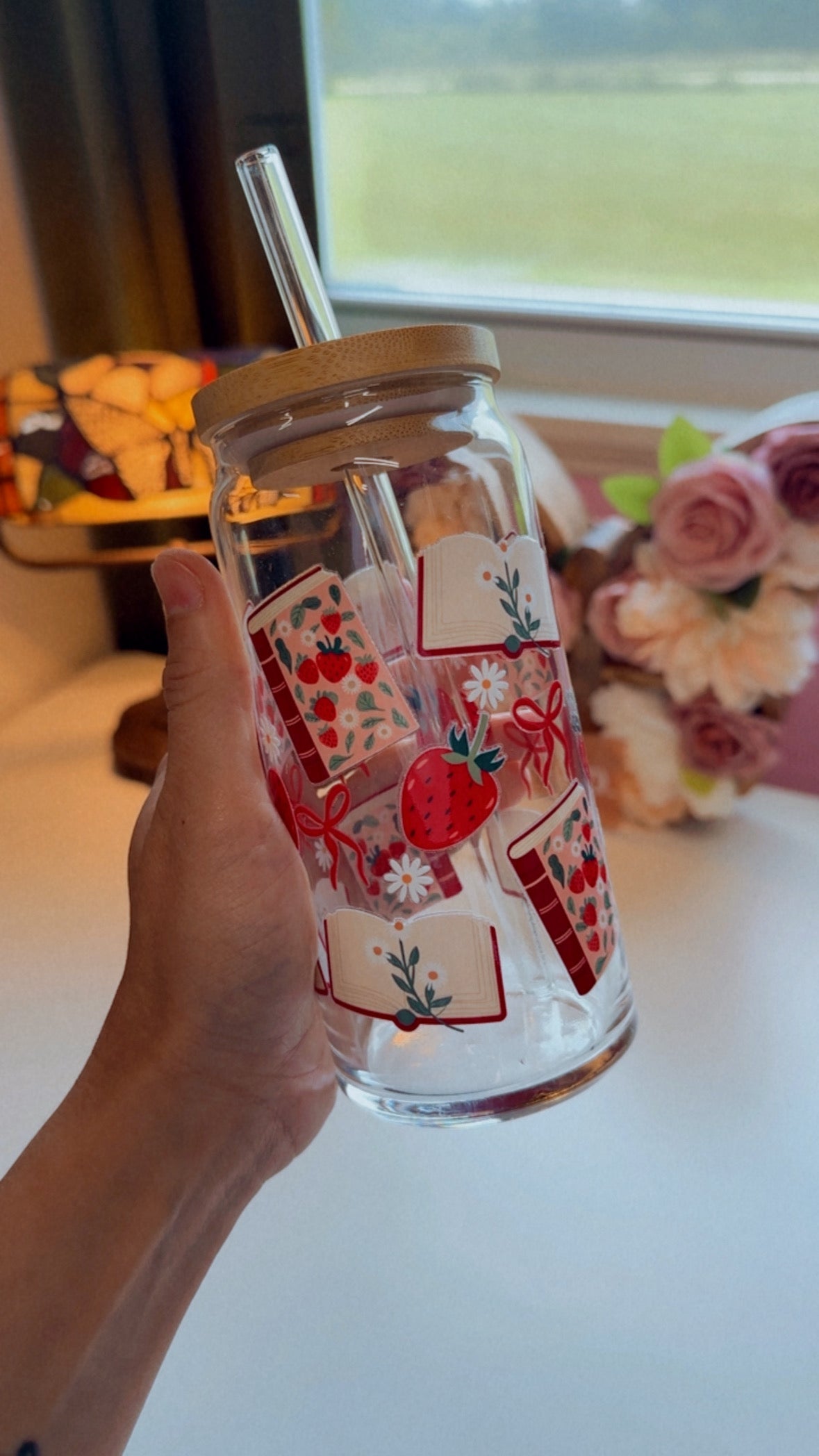 Strawberries and Books 20 oz Glass