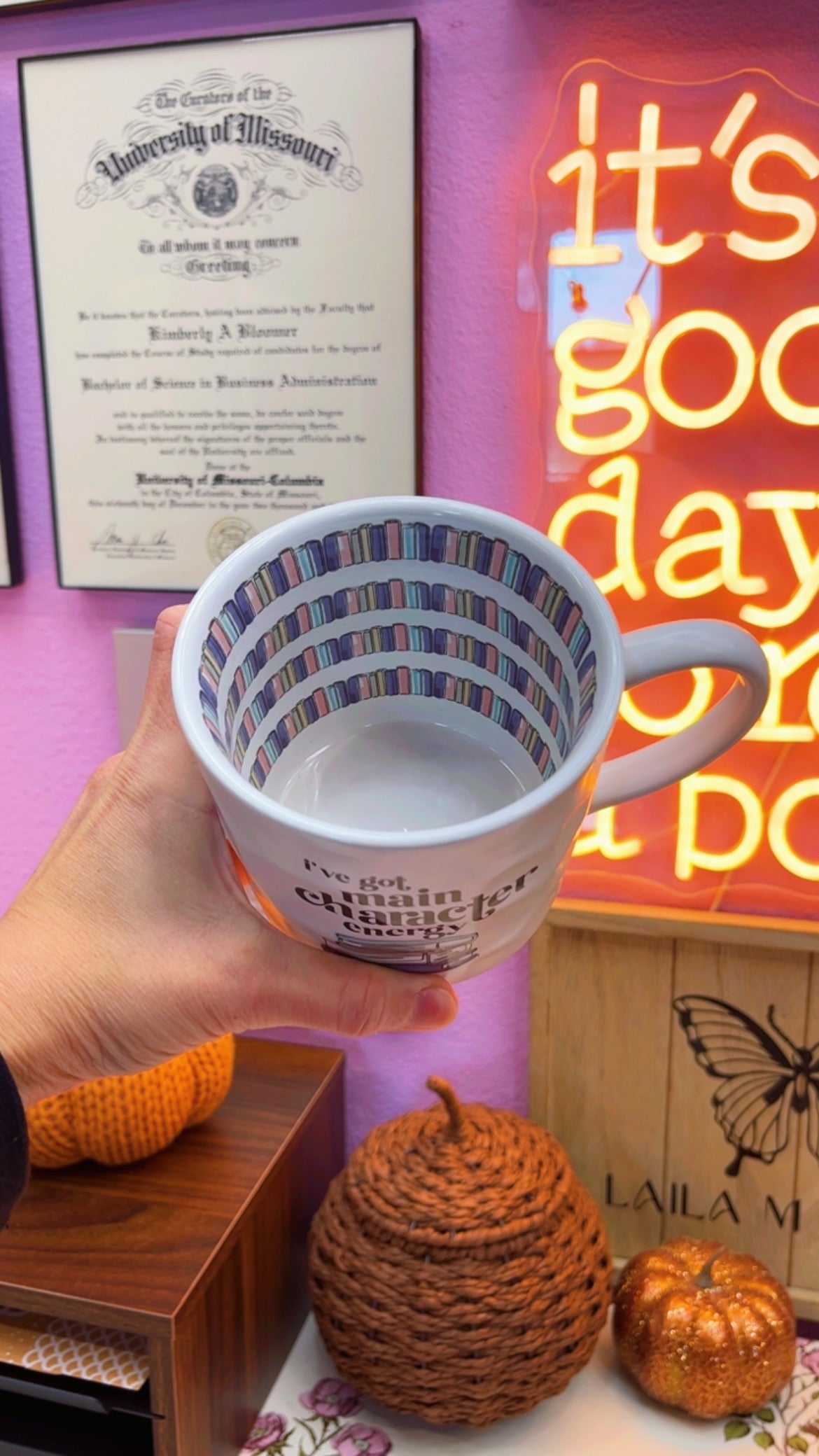 I’ve Got Main Character Energy Mug (18 oz)
