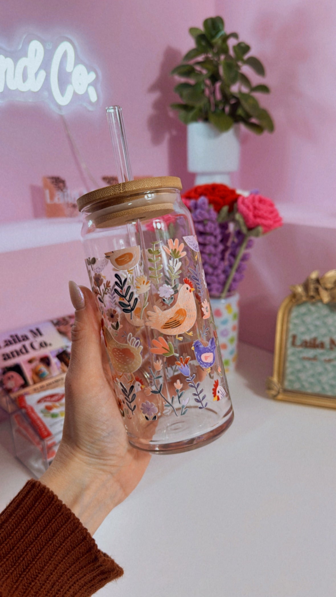 Flowers and Chickens! 20 oz Glass Can