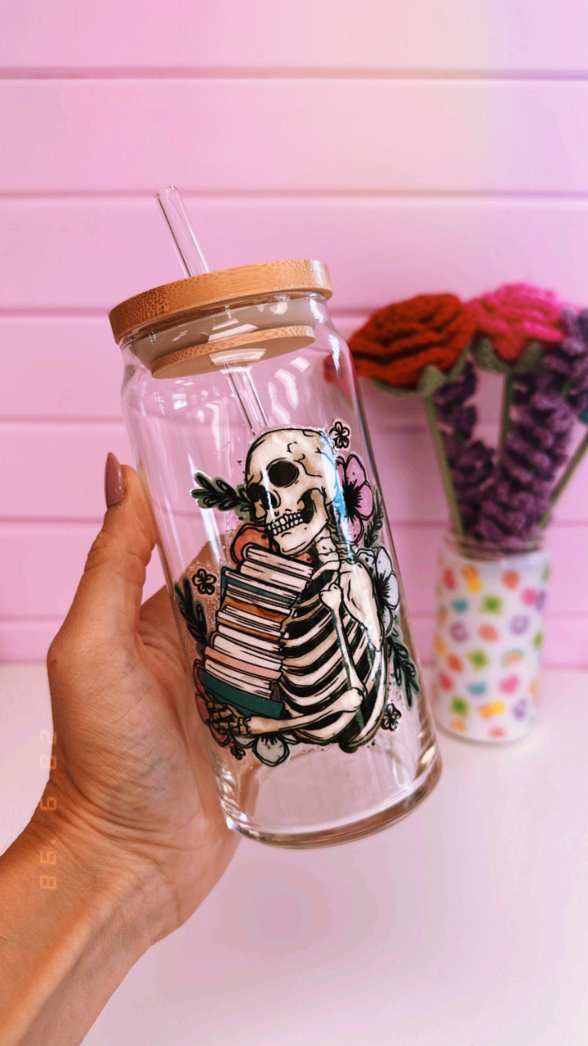 Bookish Skellie 20 oz Glass Can