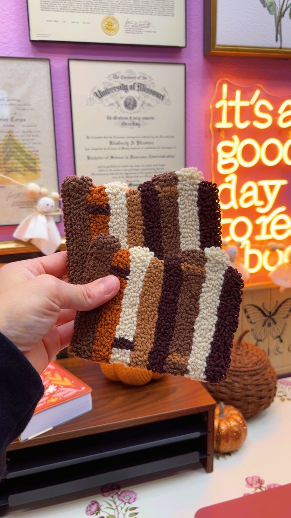 Cozy Bookshelf Mug Rug Coaster