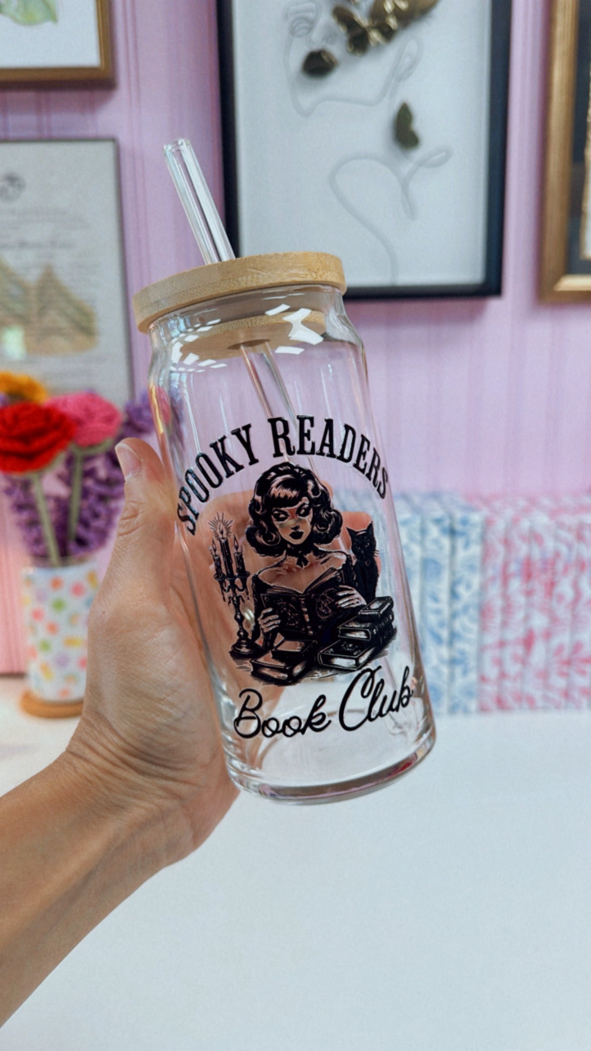 Spooky Reader 20 oz Glass Can