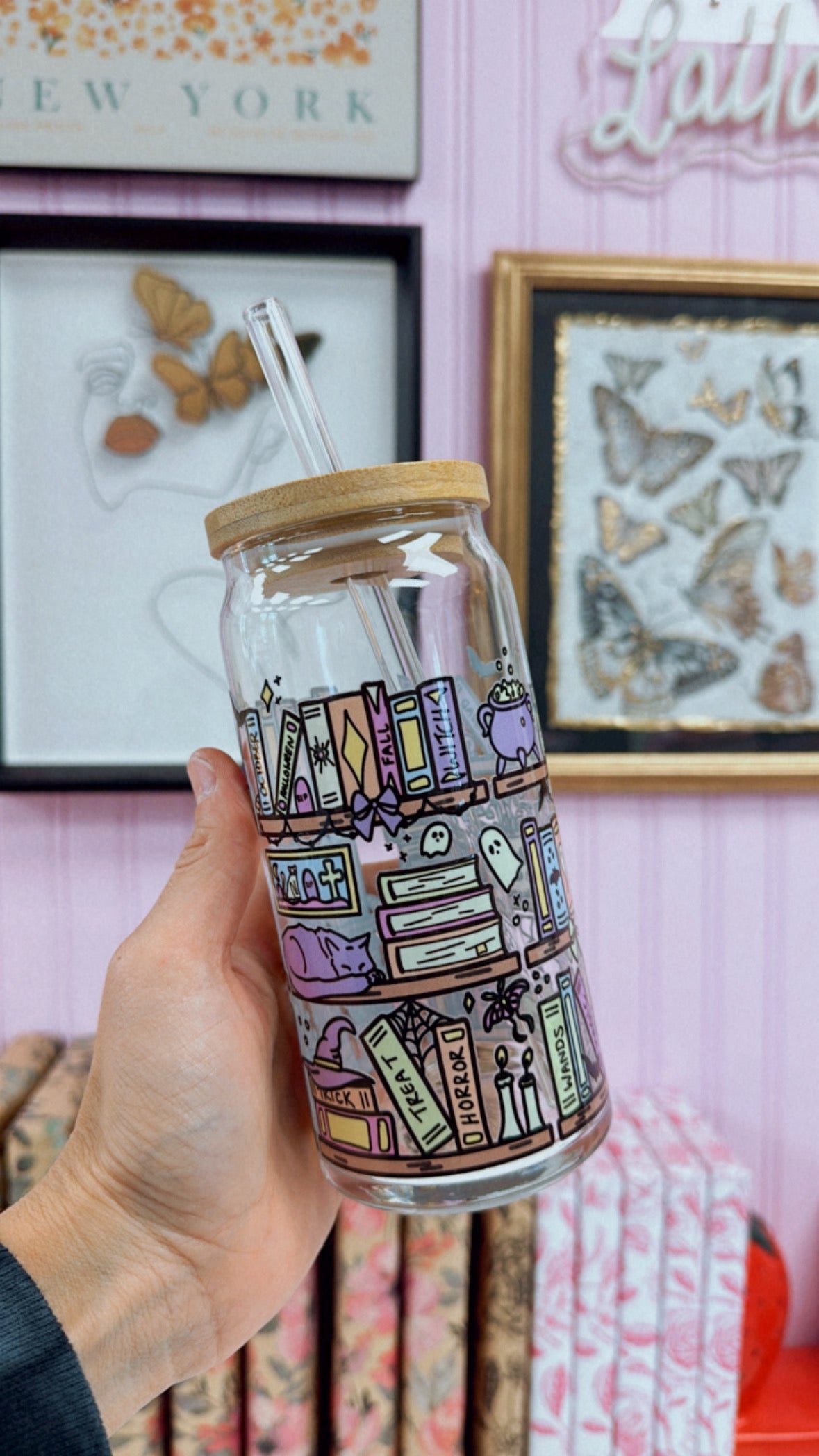 Spooky Bookshelves 20 oz Glass