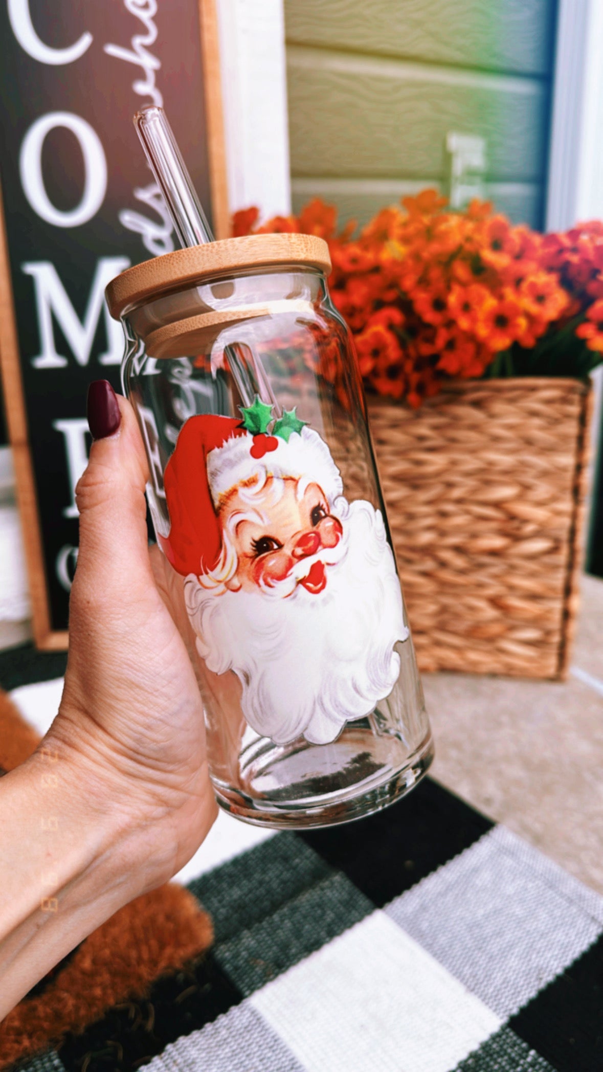 Red Santa 20 oz Glass Can