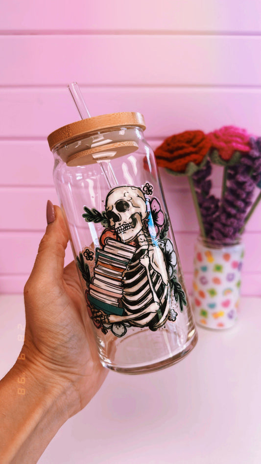 Bookish Skellie 20 oz Glass Can